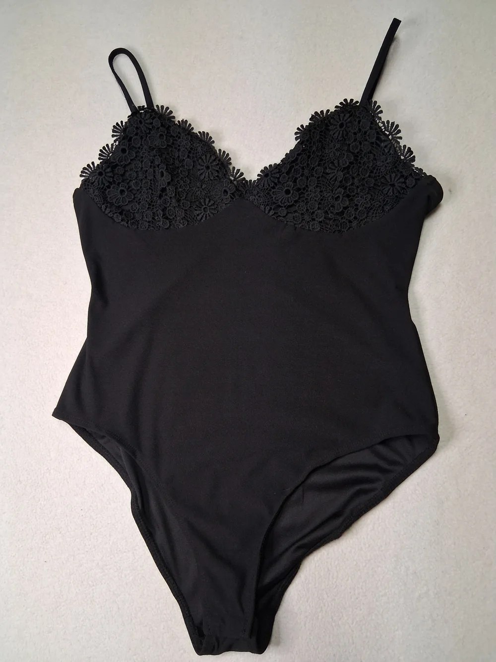4/20$ Ardene Black Lace-Trim Bodysuit - Picture 2 of 7